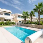 Rooftop Terrace, Private Jacuzzi, Heated Pool 또레비에하